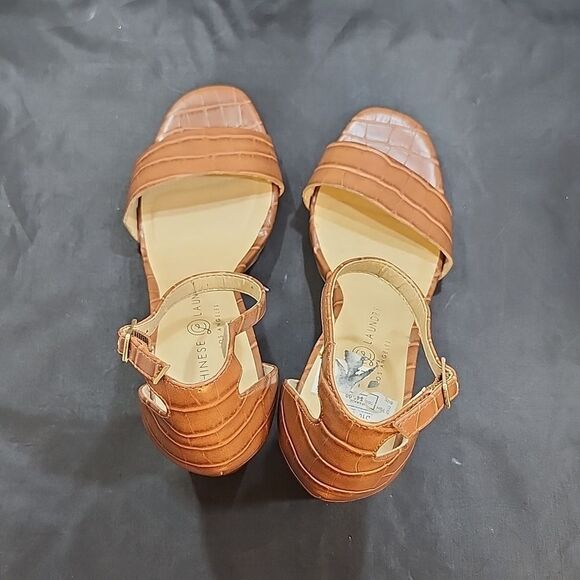 CHINESE LAUNDRY ROUND TOE BLOCK HEEL SANDAL - Picture 5 of 14